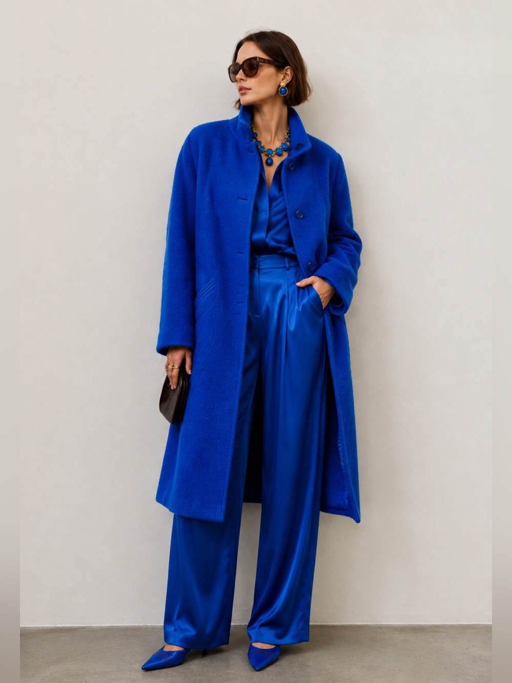 Beautiful Vintage Cobalt Blue Mohair Full Length Warm Coat By Loring  Size 6